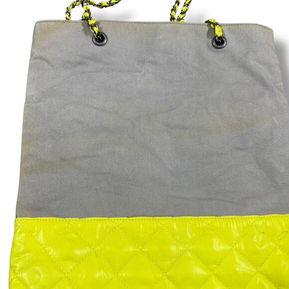 Princess Vera Wang Tote Bag Quilted Yellow Gray Heart Graphic Y2K Style - Picture 4 of 11